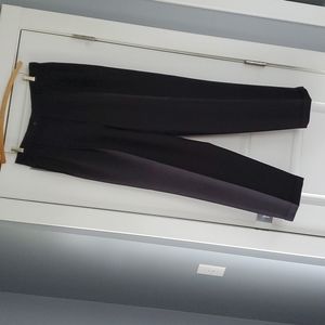 Very well made black pleated dress pants!